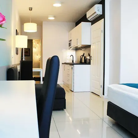 Jessapart - Ochota Apartment *